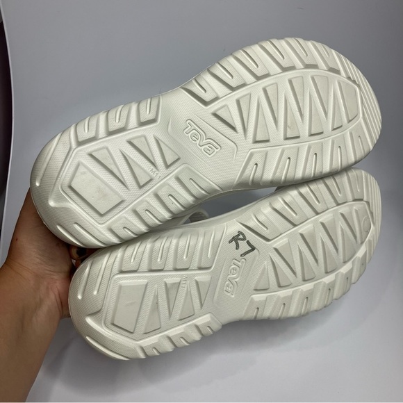 Teva white Hurricane Drift sandals men’s‎ size 11